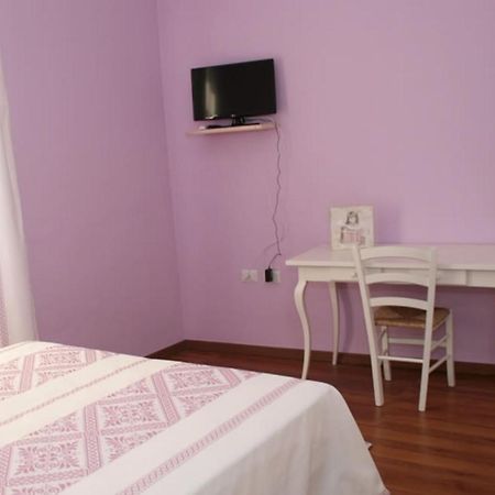 Guest House Le Gemelle Luras ภายนอก รูปภาพ