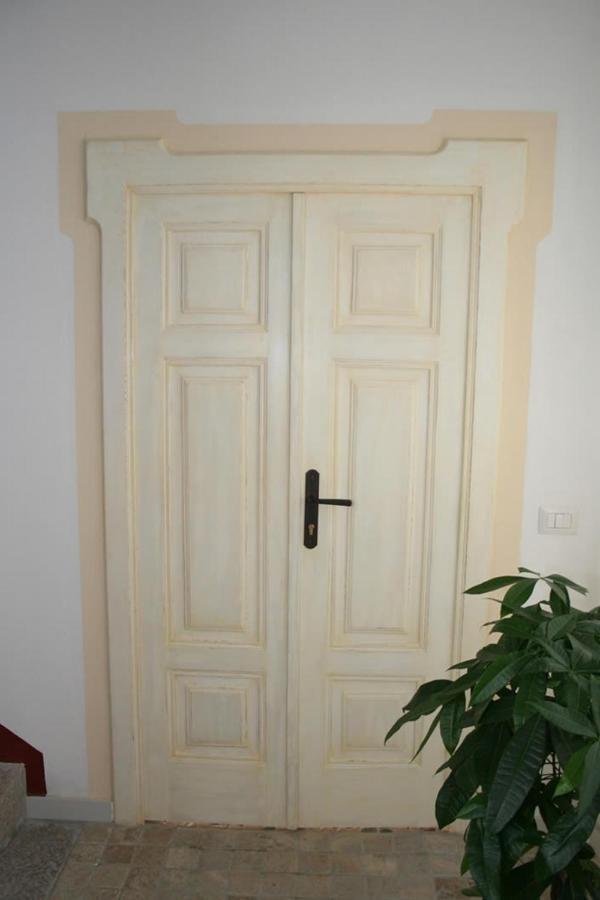 Guest House Le Gemelle Luras ภายนอก รูปภาพ