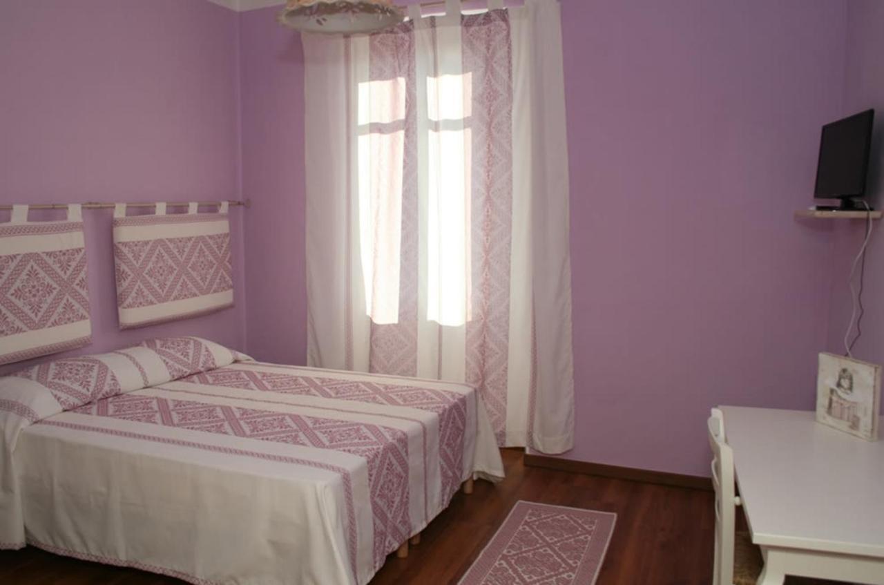 Guest House Le Gemelle Luras ภายนอก รูปภาพ